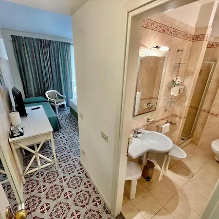 Meridiana 3* مارينا دي كامبو